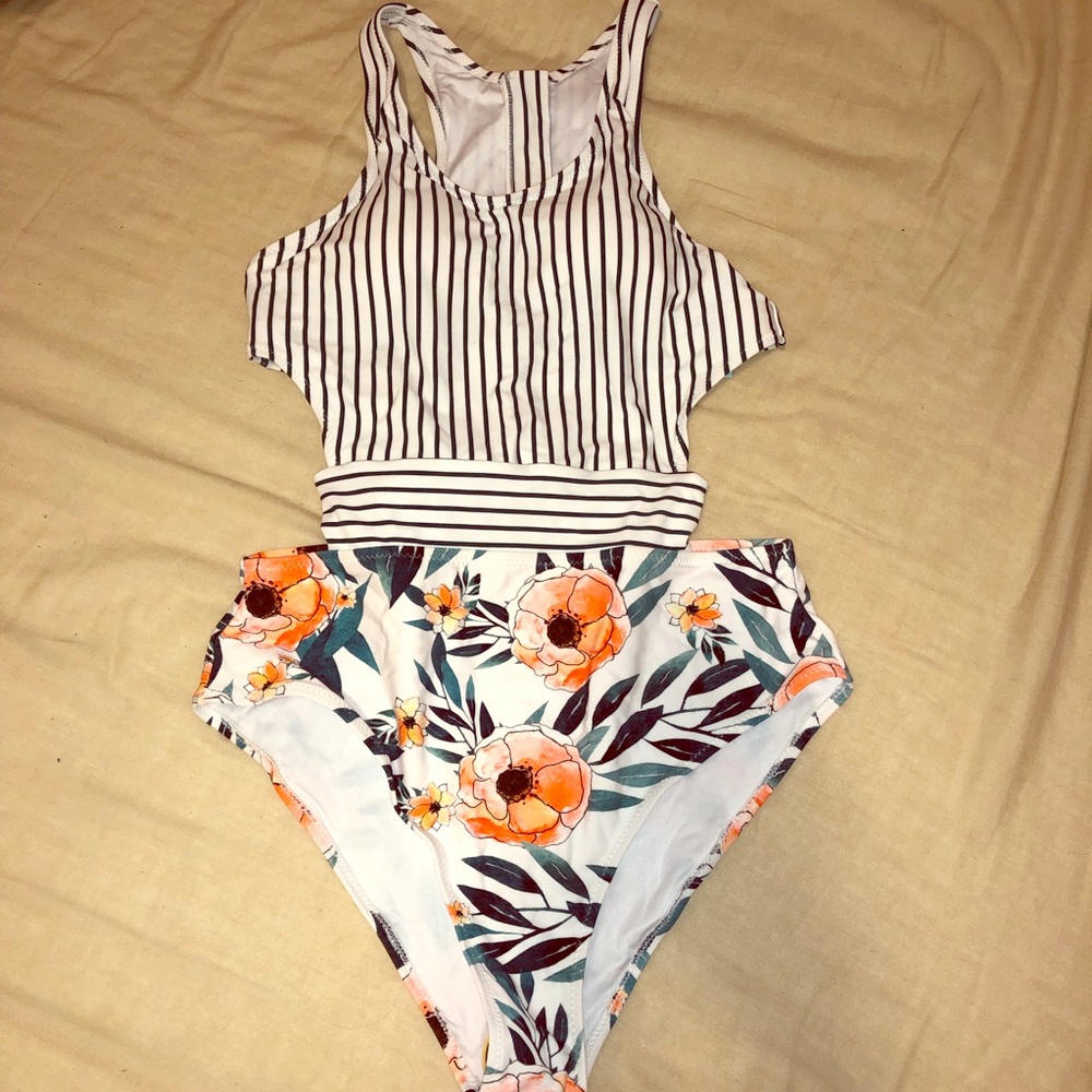 Super cute one piece bathing suit
